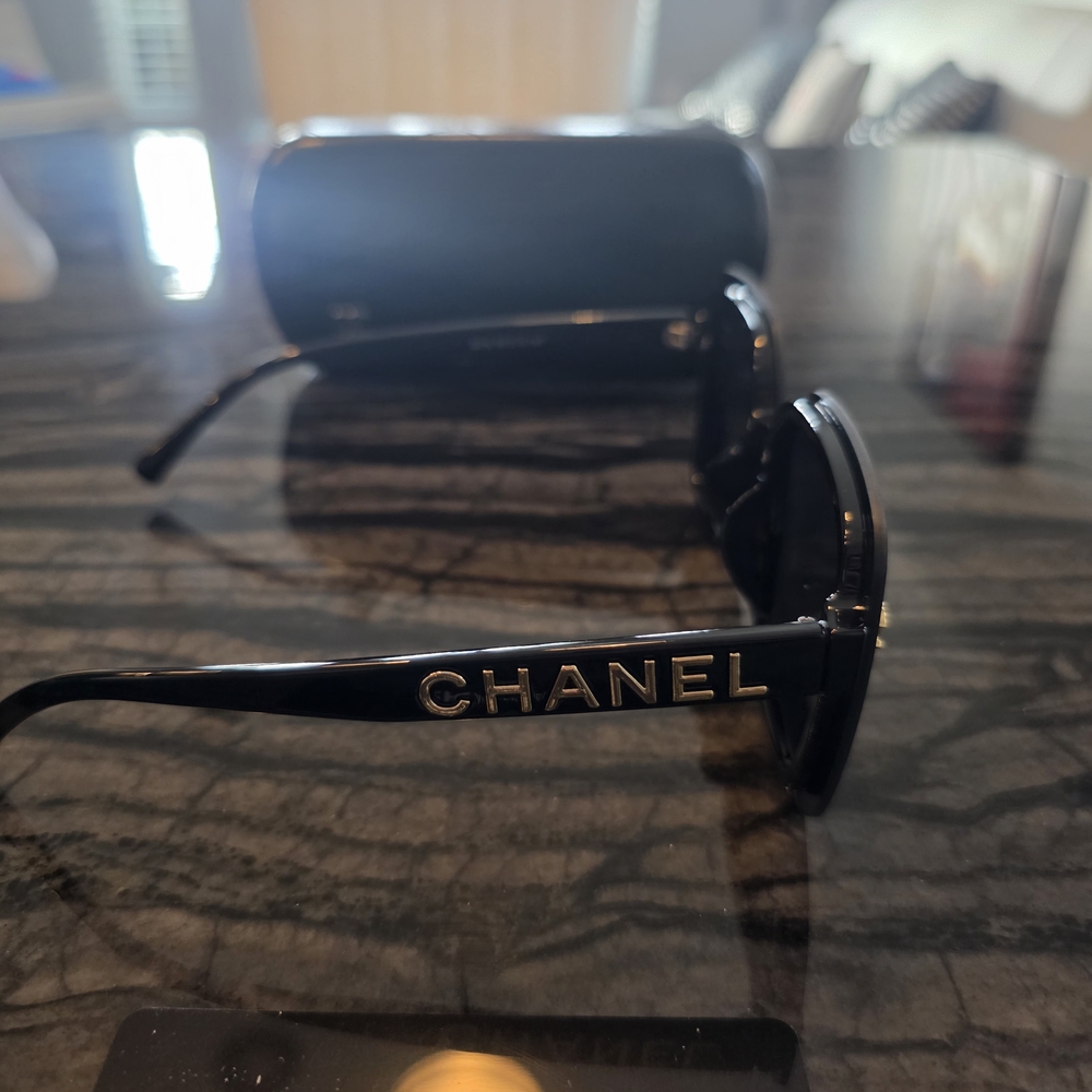 NWT AUTHENTIC CHANEL 5419 Black Square Sunglasses with Gold CC Accents On Lenses - Picture 4 of 9